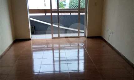 Apartamento à Venda – 2 Quartos, no Água Verde - Vista Aberta e Excelente Iluminação Solar