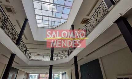 Prédio em 03 pavimentos, com 16 vagas de garagem e elevador no bairro Batista Campos, em Rua de gra