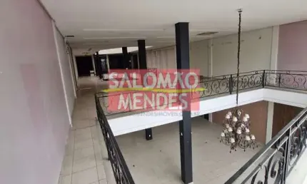 Prédio em 03 pavimentos, com 16 vagas de garagem e elevador no bairro batista campos, em rua de gra