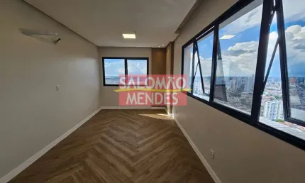 Sala decorada no ayra tower. andar alto, excelente iluminção