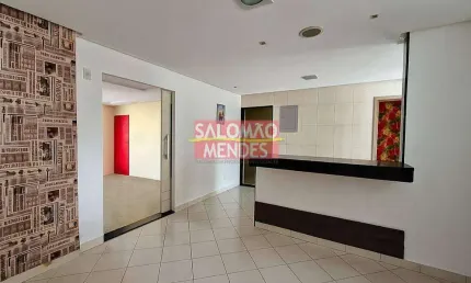 Apartamento único, super ventilado, com boa iluminação natural e excelente localização.
