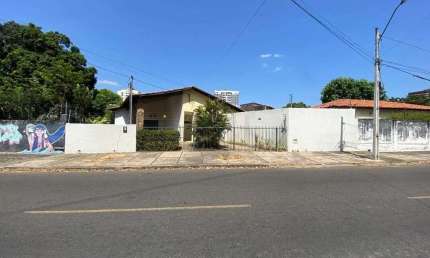 Casa comercial para alugar na Avenida Pedro Almeida, São Cristóvão, Teresina