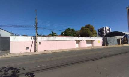 Casa comercial para alugar na Rua Governador Tibério Nunes, Frei Serafim, Teresina