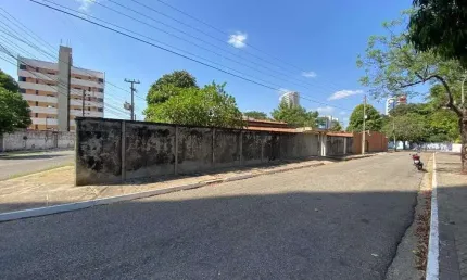Casa comercial para alugar na Praça Edson Veras, São Cristóvão, Teresina