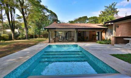 Casa Totalmente Térrea a Venda no Campo Belo em São Paulo - SP