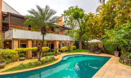 Sobrado em Condominio Fechado Alto Padrão a Venda no Jardim Cordeiro em São Paulo - SP