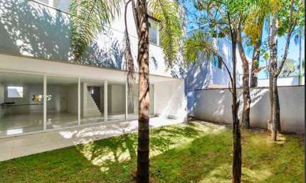 Casa de Condomínio Alto Padrão na Chácara Santo Antônio em São Paulo - SP