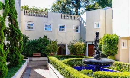 Casa de Condominio a Venda no Jardim Petrópolis em São Paulo - SP
