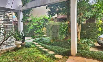Sobrado Residencial/Comercial a Venda/Locacao no Brooklin em São Paulo - SP