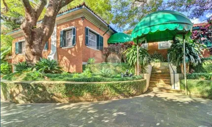 Casa na beira da represa no guarapiranga em são paulo - sp
