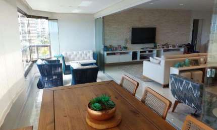 Apartamento para venda possui 224 metros quadrados com 4 quartos em Patamares - Salvador - BA