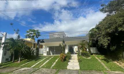 Excelente casa em Alphaville litoral norte 1- 4 suites 6 vagas de garagem