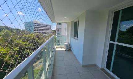 Apartamento em Alphaville 2/4 com dependência completa 78Mt2