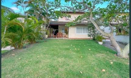 Casa em Patamares com 3 suítes com closet 3 vagas de garagem