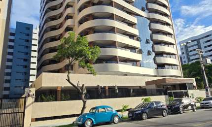 Vende-se apartamento na Ponta Verde,  com 03 quartos