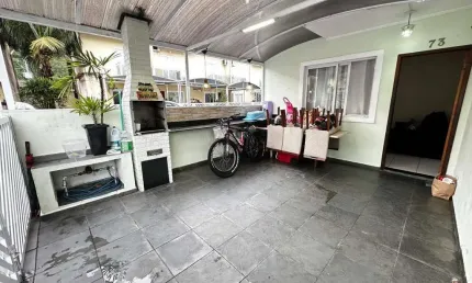 Casa à venda, 2 quartos, 1 vaga, Vila Voturua - São Vicente/SP