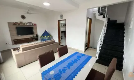 Sobrado à venda, 3 quartos, 1 suíte, 2 vagas, na Vila São Jorge São Vicente