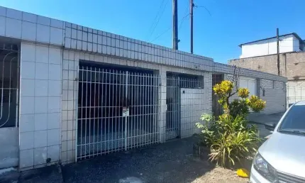 Casa à venda na Rua Doutor Aniz Tranjan, Castelo, Santos