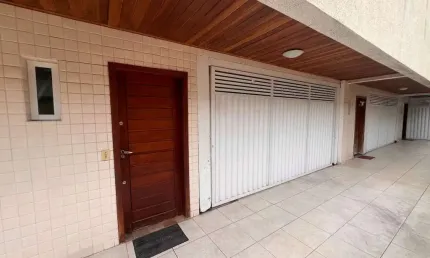 Sobrado à venda, 3 quartos, 1 suíte, 2 vagas, Vila Valença - São Vicente/SP