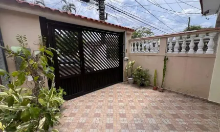 Casa à venda, 2 quartos, 1 vaga, Vila São Jorge - São Vicente/SP