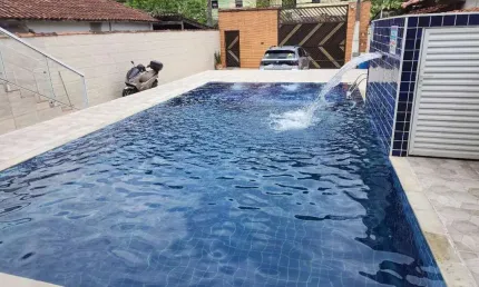 Sobrado à venda, 3 quartos, 1 suíte, 5 vagas, Vila São Jorge - São Vicente/SP