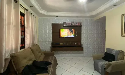 Sobrado à venda, 3 quartos, 1 vaga, Vila Voturua - São Vicente/SP