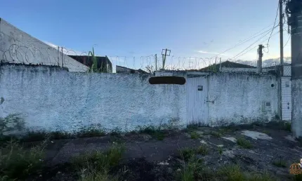 Terreno à venda na Rua Santa Rita de Cássia, Rádio Clube, Santos