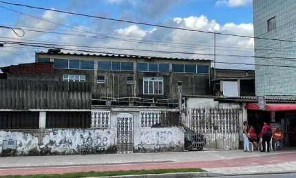 Terreno à venda na Rua Vereador Alvaro Guimarães, Rádio Clube, Santos