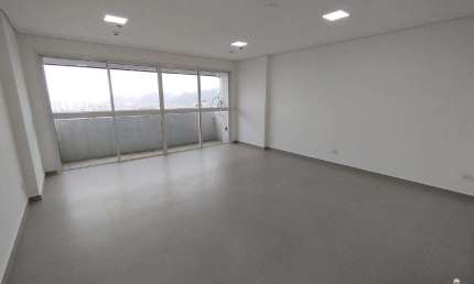 Sala comercial para alugar na Rua Benjamin Constant, Centro, São Vicente