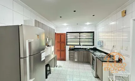 Casa à venda, 3 quartos, 2 suítes, 1 vaga, Jardim Independência - São Vicente/SP