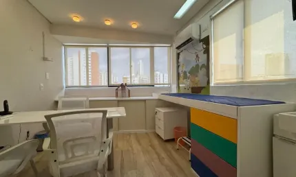 Alugo sala com 2 ambientes e 1 banheiro toda mobiliada ao lado do shopping Recife