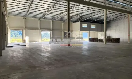 Galpão Industrial com 1200m² para locação em Brusque