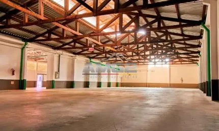 Galpão industrial com 1.606m² para locação em Brusque