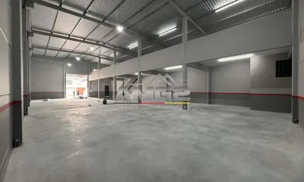 Galpão Industrial para locação com 600m² com mezanino no Dom Joaquim em Brusque SC