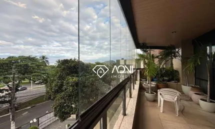 Amplo imóvel com excelente localização numa das principais avenidas da Praia do Canto!