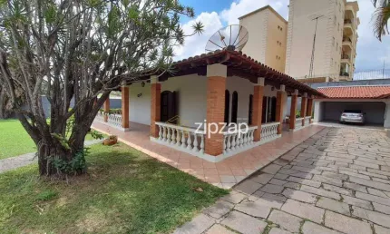 Casa com 3 Quartos para Alugar, 350 m²- Jardim São Matheus - Vinhedo/SP