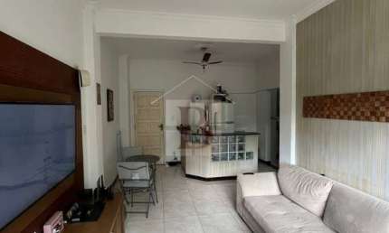 Apartamento à venda em Niterói-RJ, bairro São Francisco: 1 quarto, 1 sala, 1 banheiro, 50m² de área.