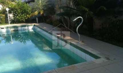 Casa de Luxo em Pendotiba: 6 Quartos, 2 Suítes, 2 Salas, 6 Banheiros, 4 Vagas de Garagem - Niterói-RJ