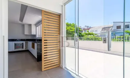 Luxuosa cobertura à venda em Copacabana, Rio de Janeiro-RJ: 3 quartos, 2 suítes, 1 sala, 3 banheiros, 1 vaga, 237m².