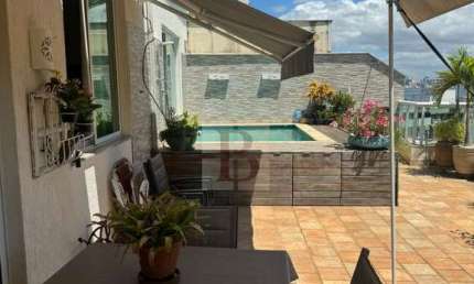 Cobertura de Luxo à Venda em Boa Viagem, Niterói-RJ: 4 Quartos, 4 Suítes, 1 Sala, 2 Vagas de Garagem, 250m² de Área