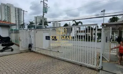 Casa em condomínio à venda, 2 dormitórios, 1 banheiro, 2 vagas de garagem