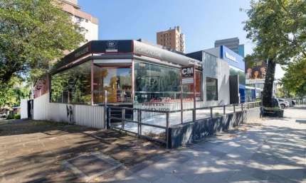 Ponto comercial com 1 sala para alugar na Rua Dom Pedro II, 1035, Higienópolis, Porto Alegre, 330 m2 por R$ 18.000