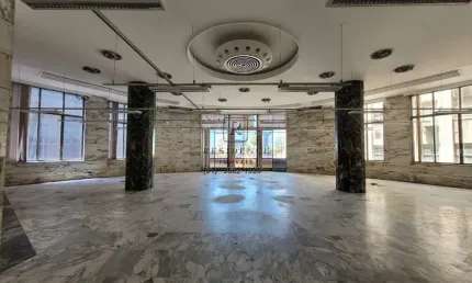 Sala comercial com 1 sala para alugar na rua uruguai, 277, centro histórico, porto alegre, 1499 m2 por r$ 28.000