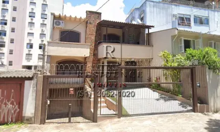 Imóvel de alto padrão em Higienópolis, Porto Alegre-RS: 3 quartos, 2 salas, 3 banheiros, 4 vagas de garagem, 287 m² de área. Venda ou Locação!