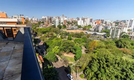 Cobertura de Luxo na Bela Vista, Porto Alegre - 3 Quartos, 2 Suítes, 2 Salas, 3 Vagas - 360,85m² - Vista para Praça da Encol