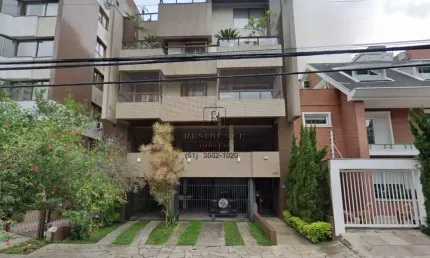 Cobertura de Luxo no Petrópolis: 3 Quartos, 1 Suíte, Mobiliada com Piscina - Porto Alegre-RS