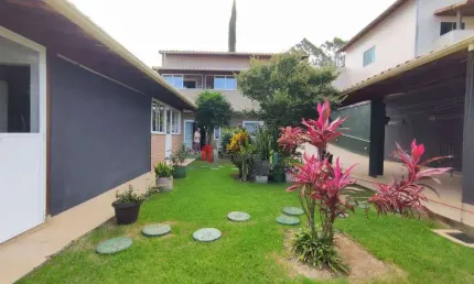 Casa com 3 quartos à venda na Rua Edmundo Migueletto, São Pedro, Juiz de Fora