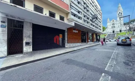 Apartamento com área externa de 2 quartos no Morro da Glória
