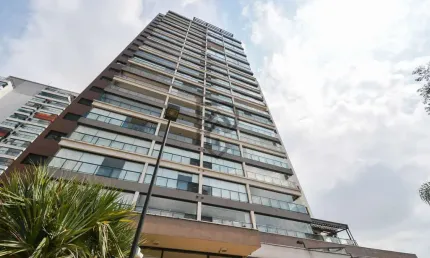 Apartamento proximo metrô andar alto com quadra de tenis