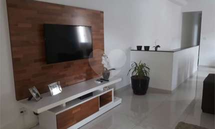 Casa com 3 quartos à venda na Rua Duque de Caxias, Campo Grande, Santos